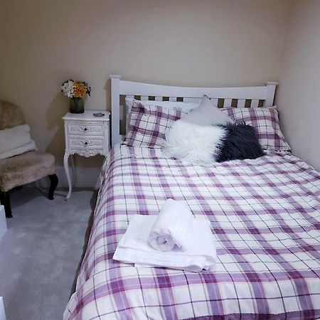 3 Bedroom 3 Bathroom Ground Floor Condo With Veranda Reigate Eksteriør bilde