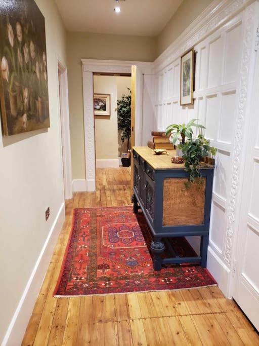 3 Bedroom 3 Bathroom Ground Floor Condo With Veranda Reigate Eksteriør bilde