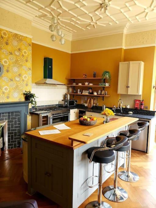 3 Bedroom 3 Bathroom Ground Floor Condo With Veranda Reigate Eksteriør bilde